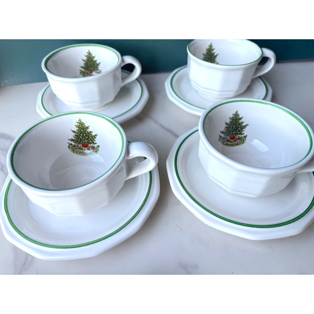 Pfaltzgraff Christmas Heritage Tea Cup and Saucer Set of 4 White Green USA Made